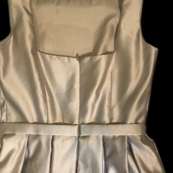 Laundry by Shelli Segal Silver Satin Cocktail Dress Size 4 - Picture 5 of 6